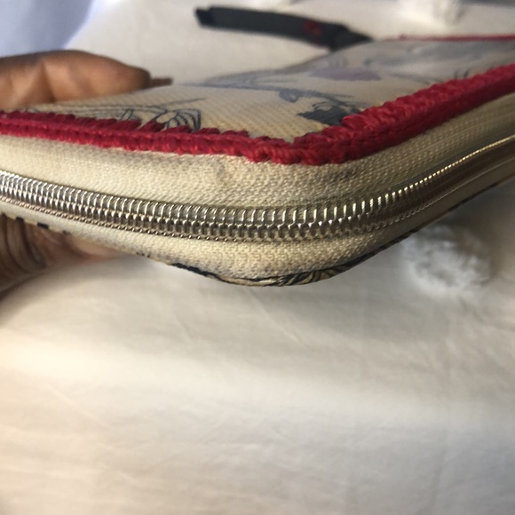 SAKROOTS colorful bird printed wallet. - Picture 9 of 10